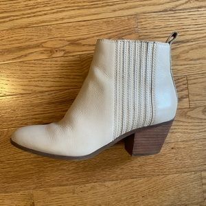 Frye & Co.  leather short cream ankle booties, size 8, in great condition!
